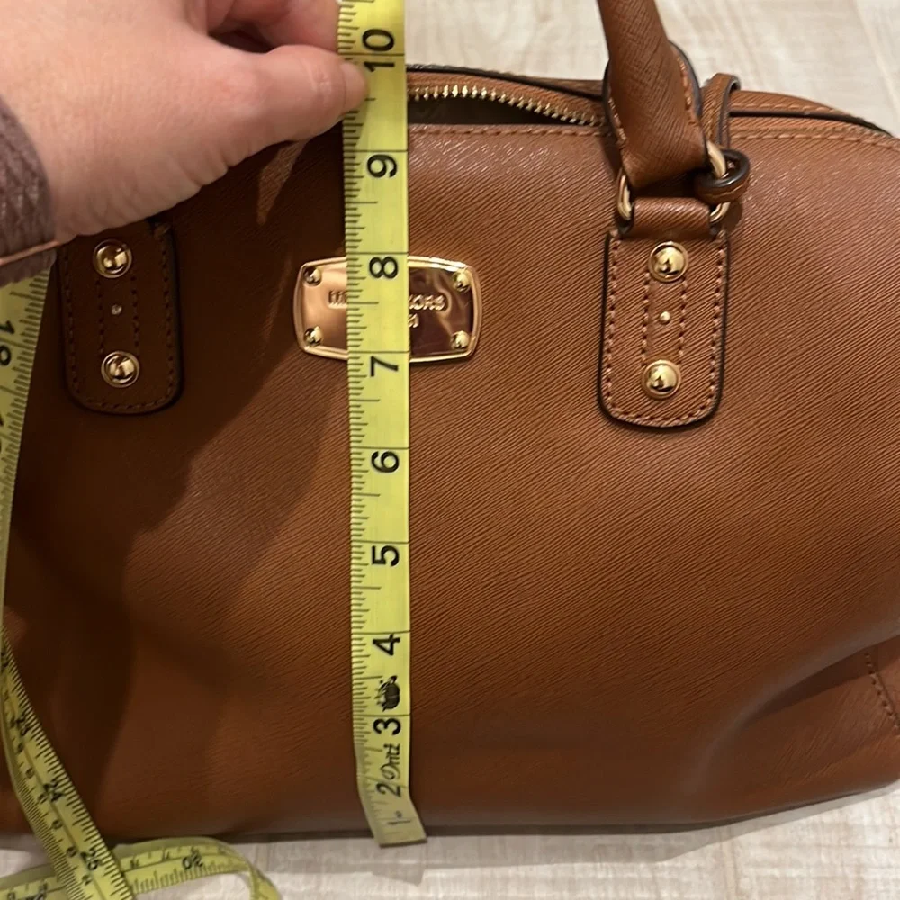 Beautiful tan Michael Kors bag - Picture 10 of 15
